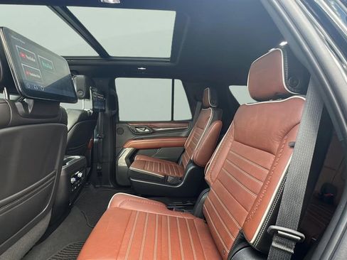 Used 2023 GMC Yukon Denali Ultimate image 18