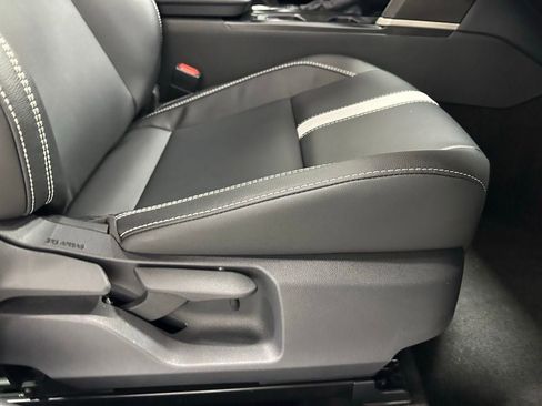 Used 2026 Toyota Camry SE FWD image 59