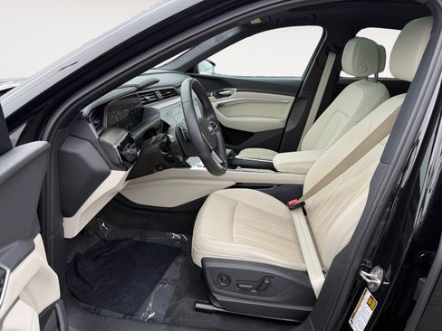 Used 2023 Audi e-tron Premium Plus w/ Premium Plus Package image 10