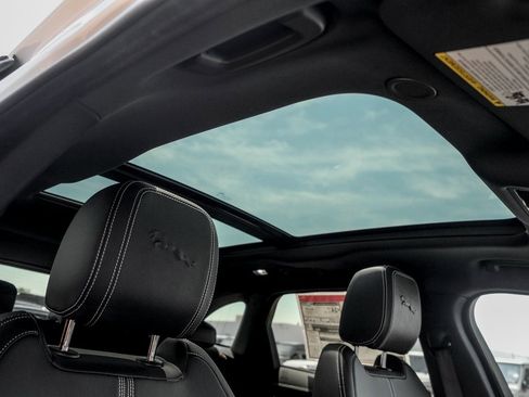 New 2026 Jaguar F-PACE R-Dynamic S image 22