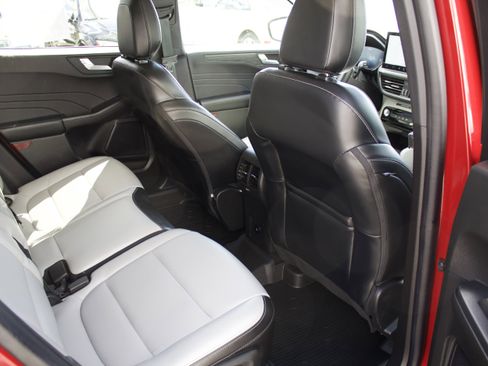 Used 2023 Ford Escape Platinum AWD/4WD image 31