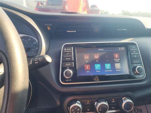 Used 2023 Nissan Kicks S FWD image 6