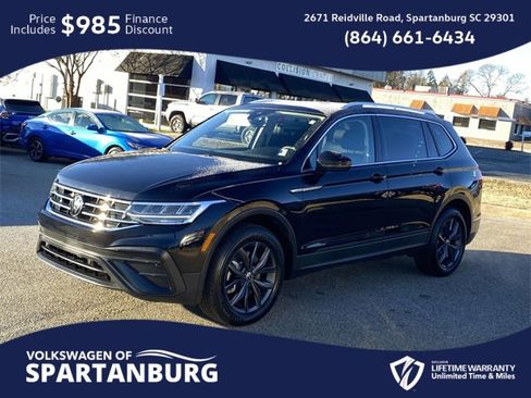 Used 2023 Volkswagen Tiguan SE image 3