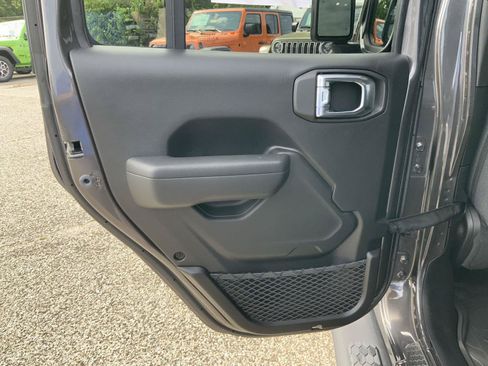 Used 2025 Jeep Wrangler Unlimited Sport AWD/4WD image 51
