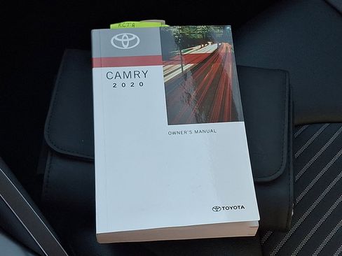 Used 2020 Toyota Camry SE image 25