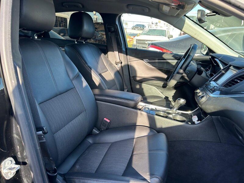 Used 2018 Chevrolet Impala LT FWD image 12