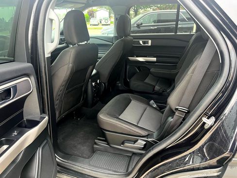 Used 2022 Ford Explorer XLT w/ Class IV Trailer Tow Package image 10