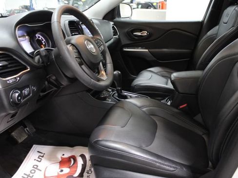 Used 2022 Jeep Cherokee Limited image 21