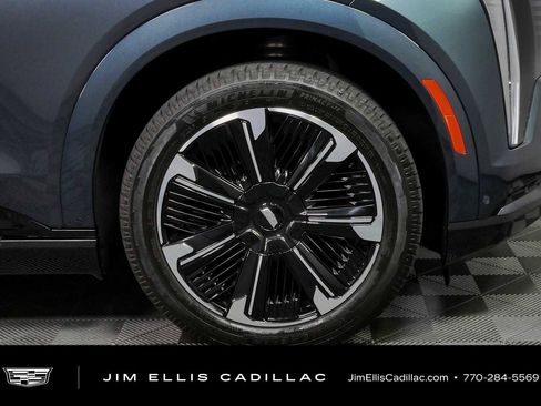 Certified 2025 Cadillac Escalade IQ Sport 1 AWD/4WD image 39