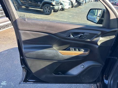 Used 2019 GMC Acadia SLE w/ Driver Alert Package I image 12