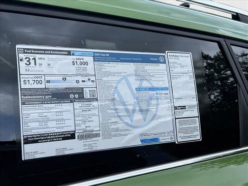 New 2025 Volkswagen Taos SE image 18