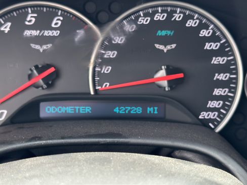 Used 2008 Chevrolet Corvette Coupe w/ Preferred Equipment Group RWD image 30