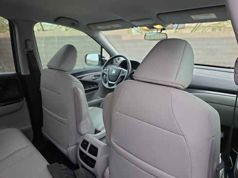 Used 2018 Honda Ridgeline RTL image 16