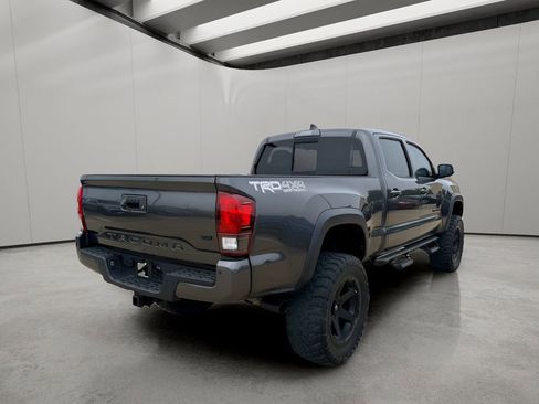 Used 2019 Toyota Tacoma TRD Off-Road w/ Technology Package AWD/4WD image 5