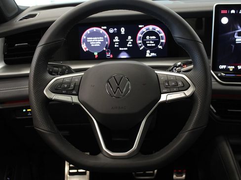 Used 2026 Volkswagen Tiguan SE R-Line FWD image 23