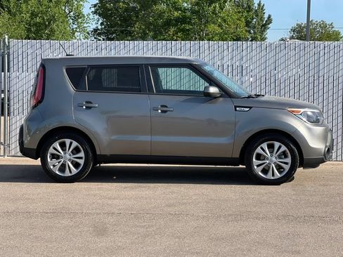 Used 2015 Kia Soul + FWD image 3