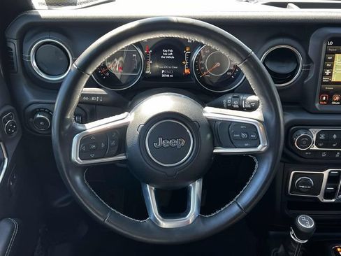 Used 2023 Jeep Wrangler Unlimited Sahara w/ Cold Weather Group AWD/4WD image 17
