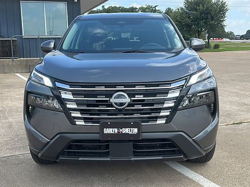 Certified 2025 Nissan Rogue SV image 11