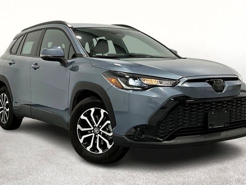 Used 2023 Toyota Corolla Cross SE image 1