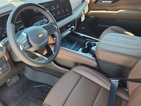 New 2026 Chevrolet Suburban High Country AWD/4WD image 7