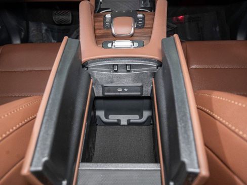 New 2026 Mercedes-Benz GLS 450 450 4MATIC® SUV image 24