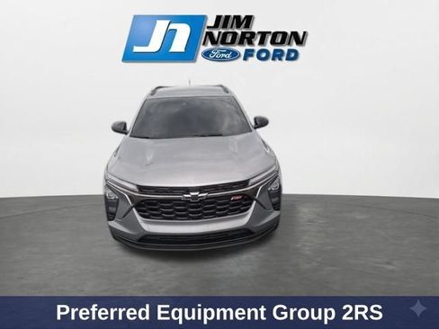 Used 2026 Chevrolet Trax RS FWD image 3