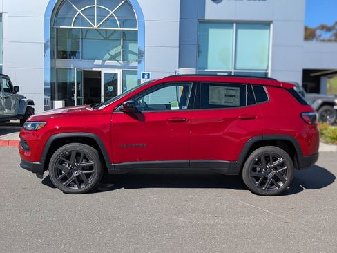 New 2026 Jeep Compass Latitude image 2