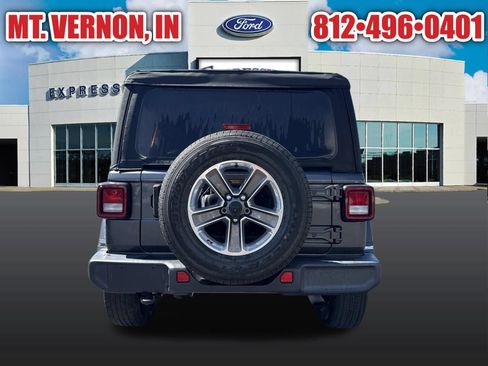 Used 2021 Jeep Wrangler Unlimited Sahara AWD/4WD image 13