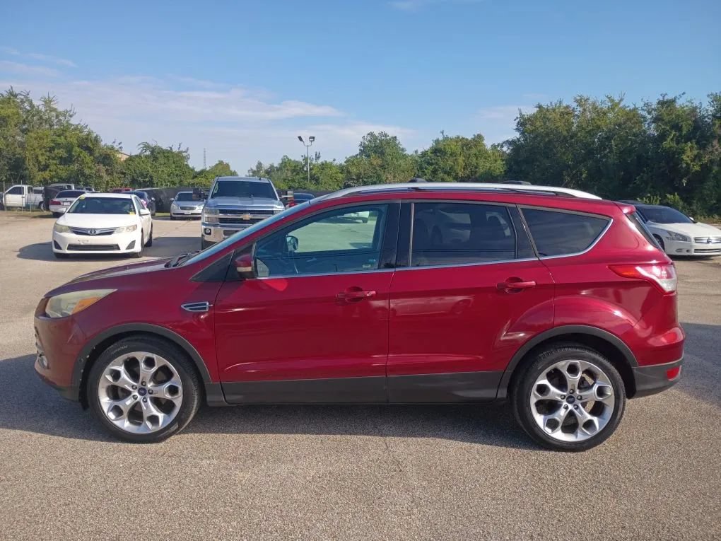 Used 2014 Ford Escape Titanium w/ Equipment Group 401A FWD image 2