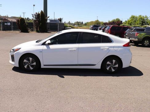 Used 2017 Hyundai Ioniq SEL w/ Tech Package 02 FWD image 8
