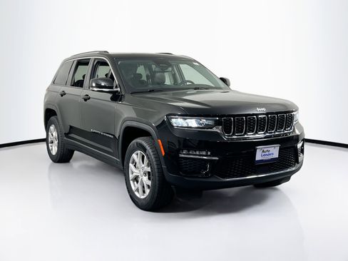 Used 2022 Jeep Grand Cherokee Limited image 3