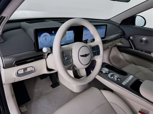 Certified 2025 Genesis GV60 Advanced image 9