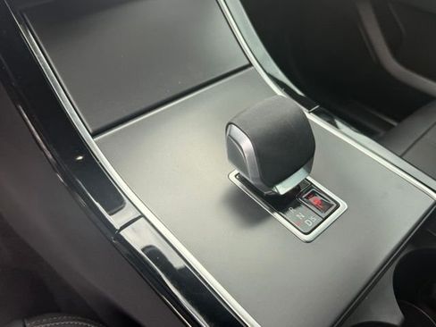 Used 2025 Land Rover Range Rover Velar Dynamic SE AWD/4WD image 17