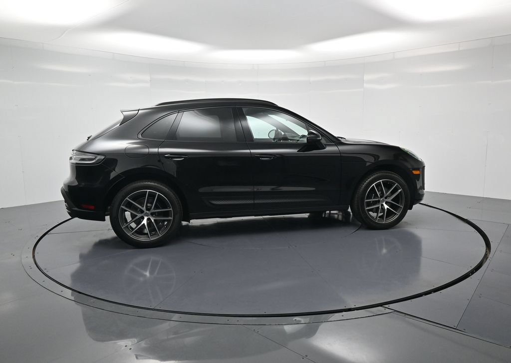 Used 2026 Porsche Macan AWD/4WD image 31