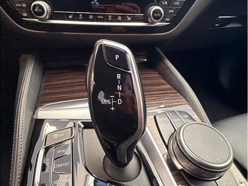 Used 2020 BMW M550i xDrive w/ Premium Package AWD/4WD image 23