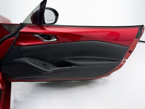 Used 2020 MAZDA MX-5 Miata RF Grand Touring RWD image 23