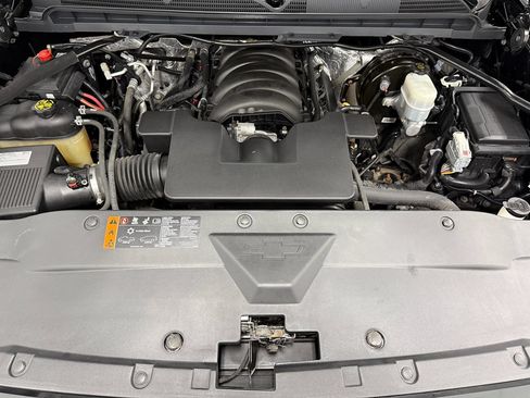 Used 2017 Chevrolet Silverado 1500 LT w/ Midnight Edition AWD/4WD image 28