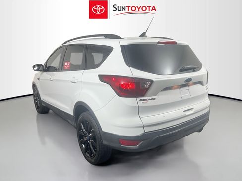 Used 2019 Ford Escape SE FWD image 6