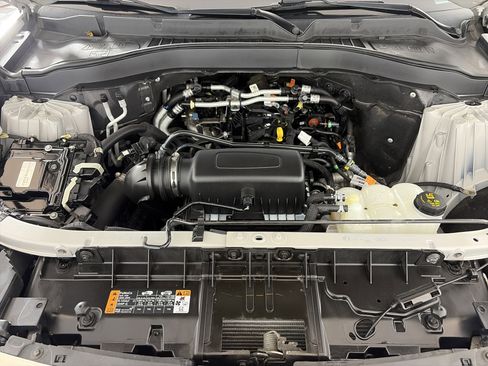 Used 2021 Ford Explorer XLT w/ Equipment Group 202A image 12