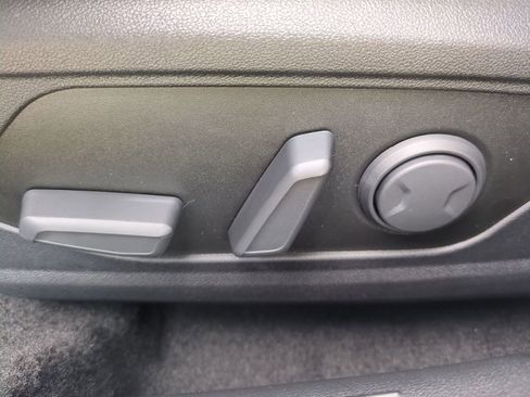 New 2026 Hyundai Elantra Limited FWD image 21