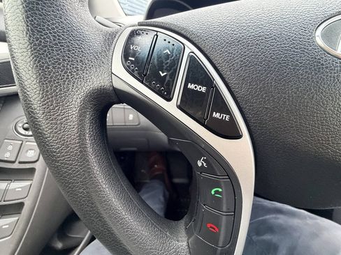 Used 2012 Hyundai Elantra GLS w/ Preferred Pkg 3 FWD image 17