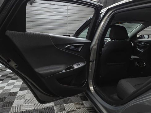 Used 2017 Chevrolet Malibu LT FWD image 33