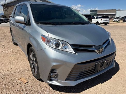 Used 2019 Toyota Sienna XLE Premium AWD/4WD image 7