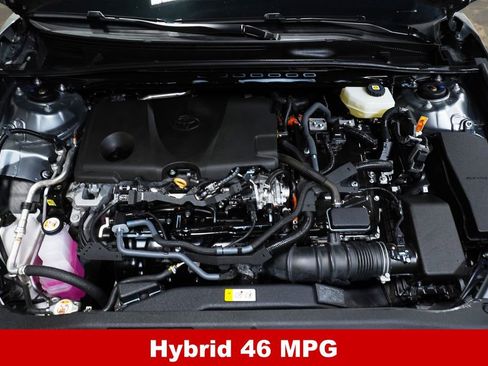 Certified 2025 Toyota Camry SE image 9