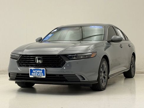 Certified 2025 Honda Accord EX-L image 2