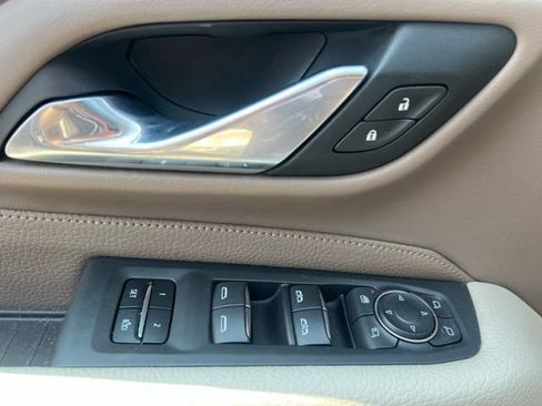 Used 2021 GMC Yukon Denali w/ Advanced Technology Package AWD/4WD image 23