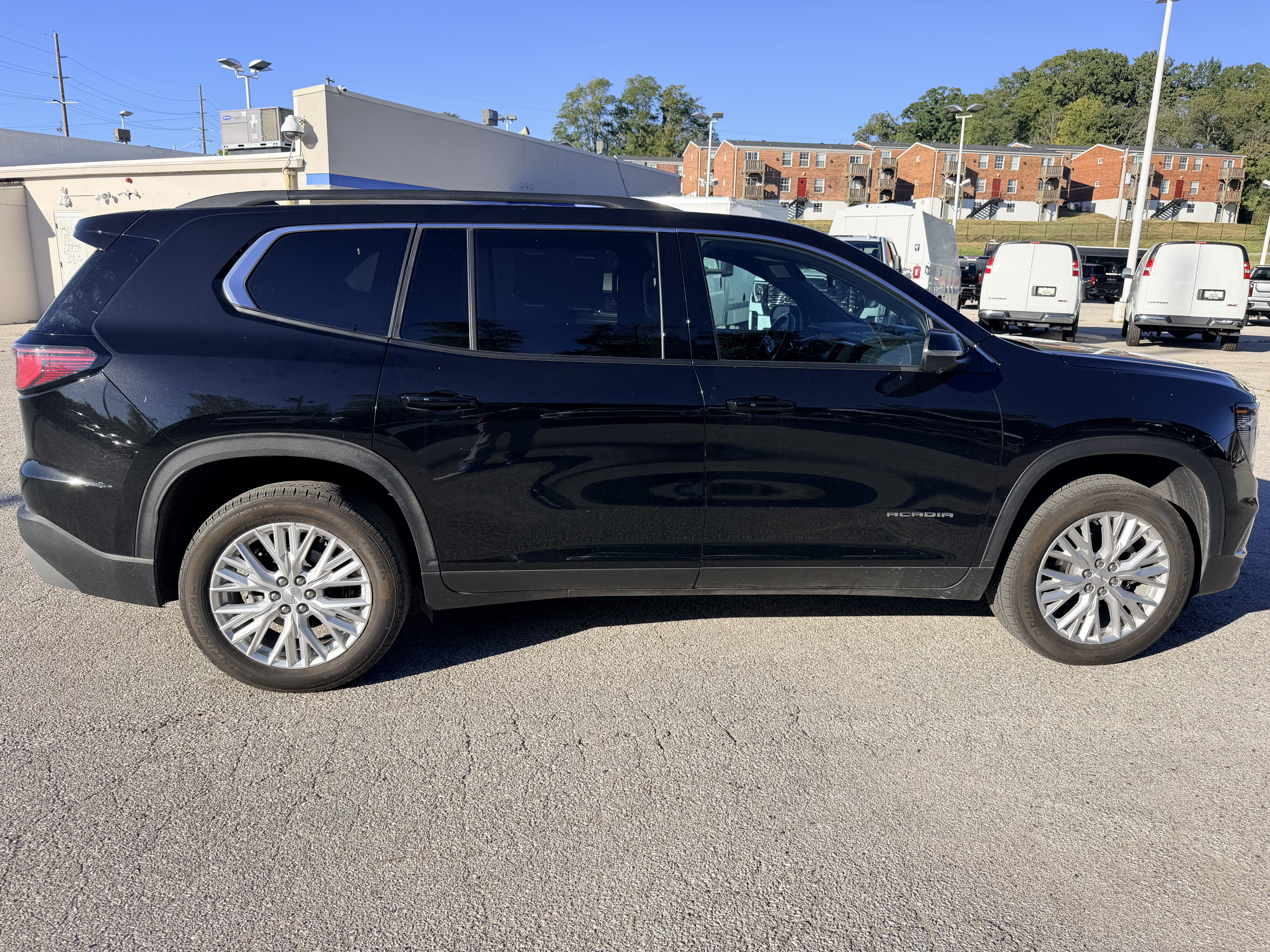 Used 2024 GMC Acadia Elevation FWD image 8