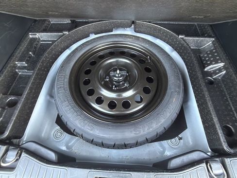 Used 2022 Ford Escape SE FWD image 16