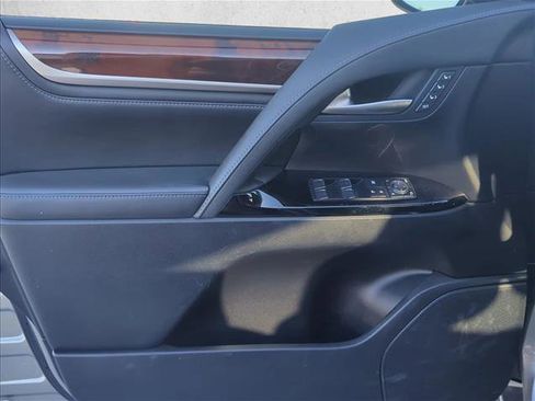 Used 2021 Lexus LX 570 4WD w/ 3rd Row & Luxury Pkg image 7