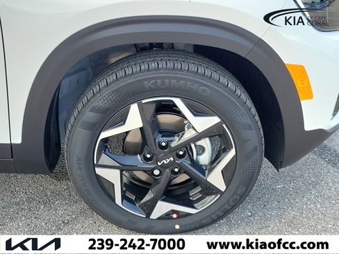 New 2026 Kia Seltos S FWD image 7